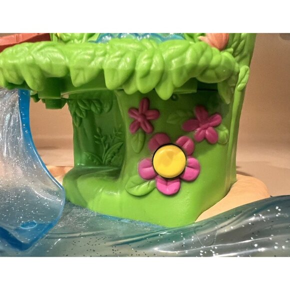 Hatchimals Colleggtible Tropical Island Party Lights, Music Playset Nursery - Picture 7 of 16